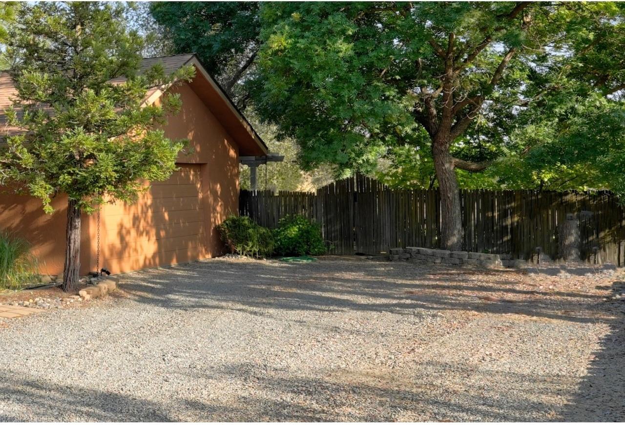 43656 Crystal Cave Circle