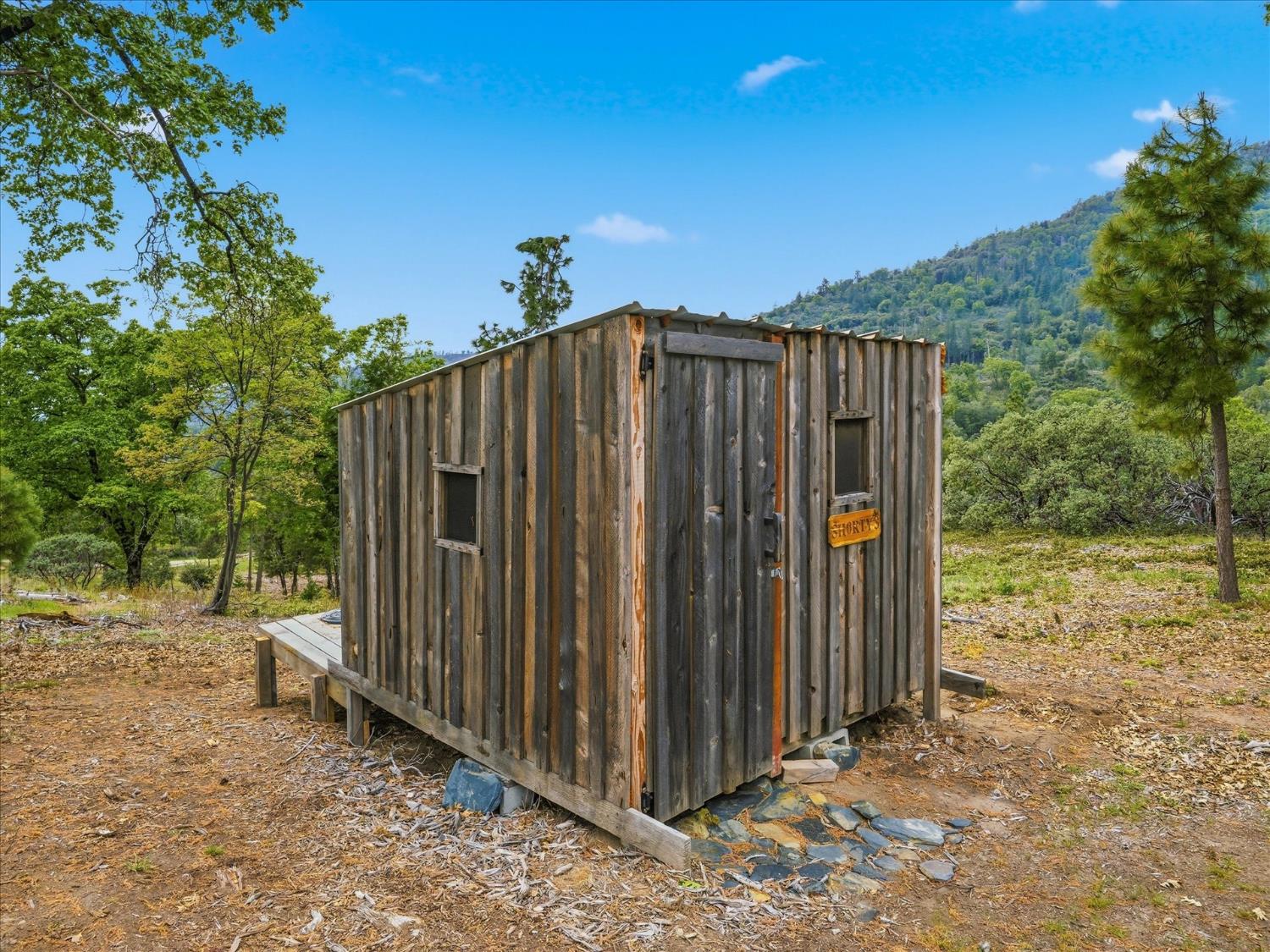 6132 Chowchilla Mountain Road