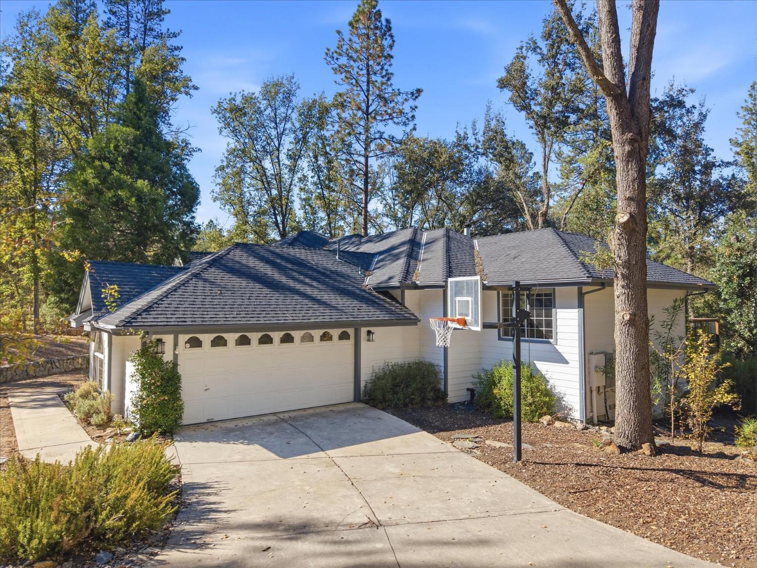 46055 Sutton Drive