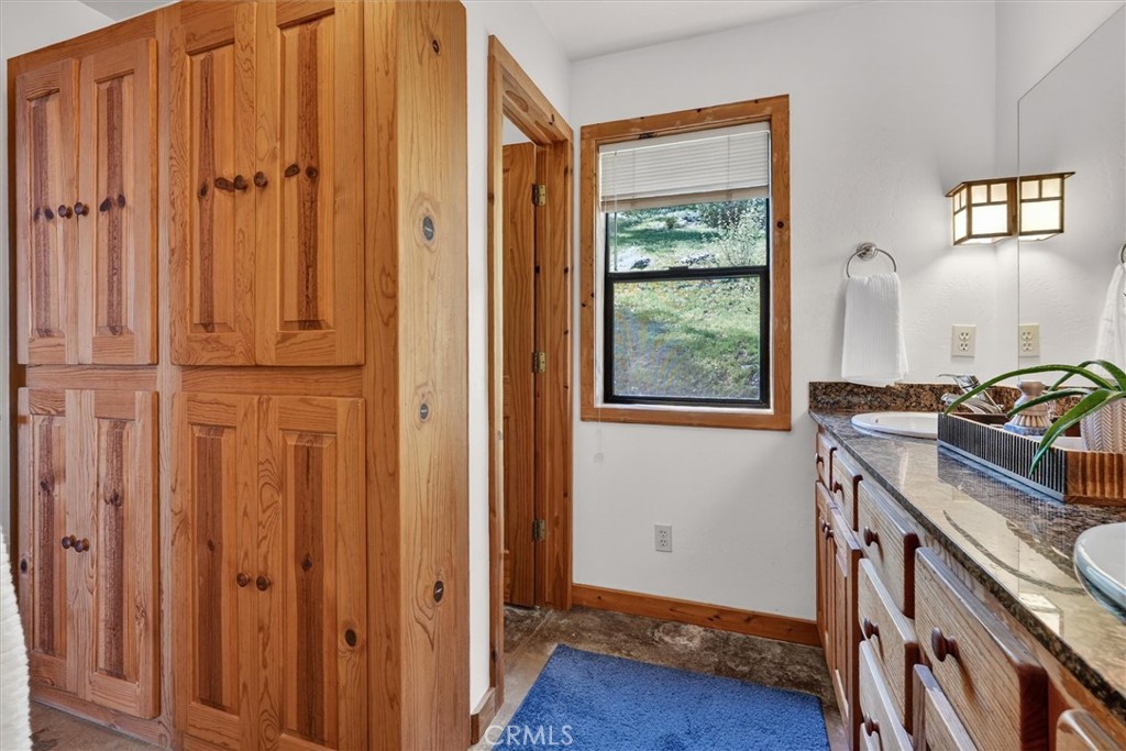 5851 Mount Bullion Ridge