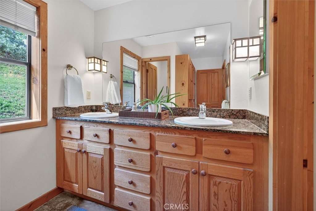 5851 Mount Bullion Ridge