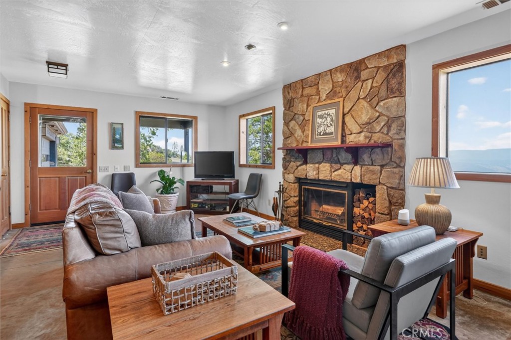 5851 Mount Bullion Ridge