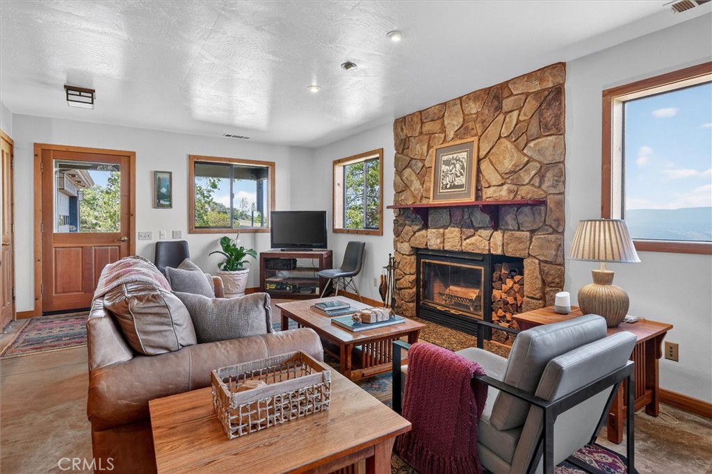 5851 Mount Bullion Ridge