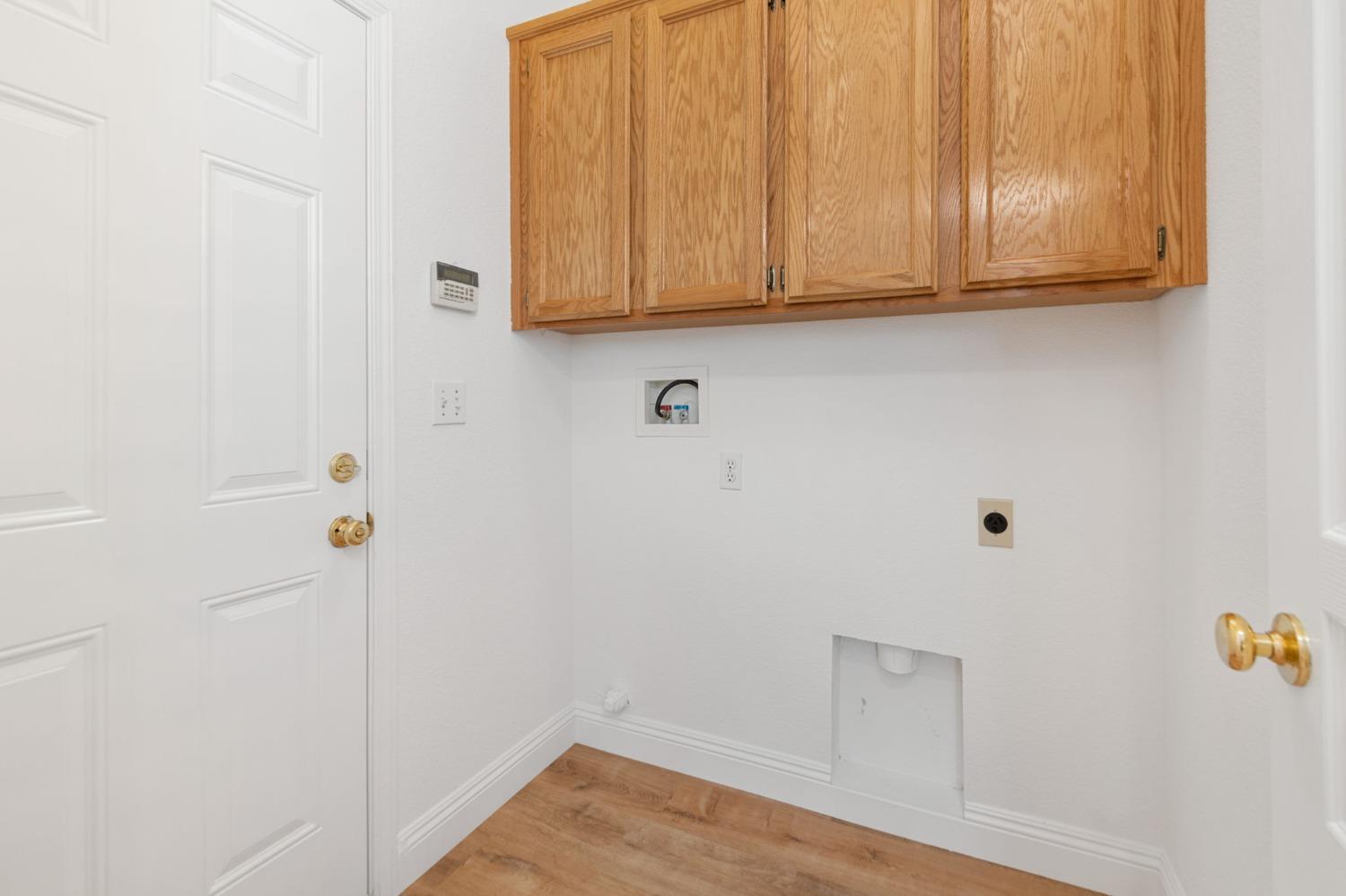 3724 Poppy Hill Way