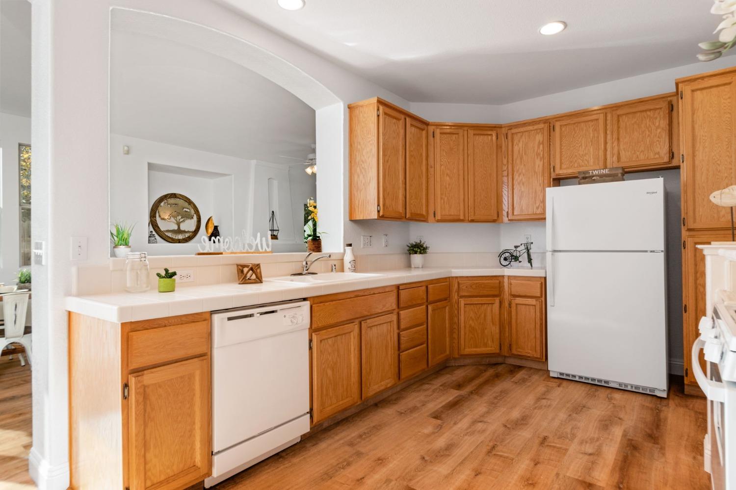 3724 Poppy Hill Way