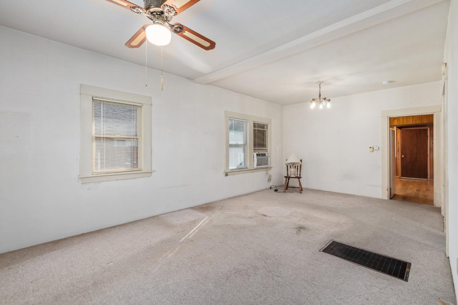 434 E Elm Street