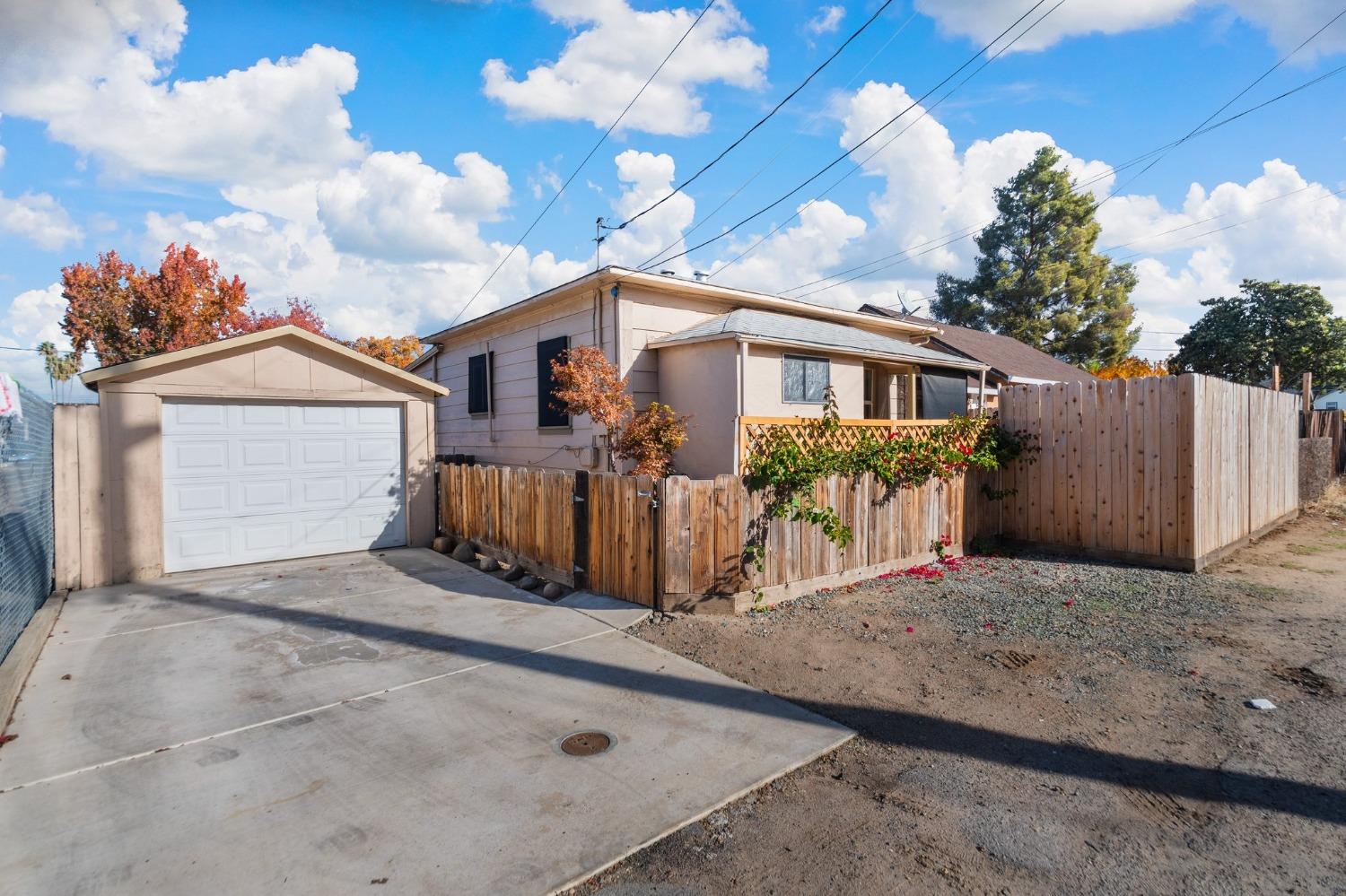 434 E Elm Street
