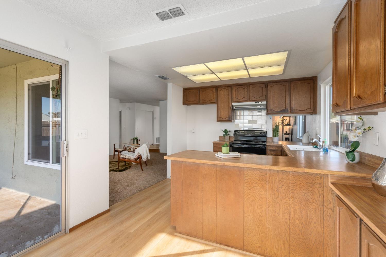 8276 Scottsdale Drive