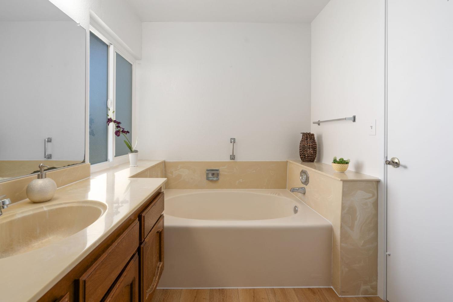8276 Scottsdale Drive