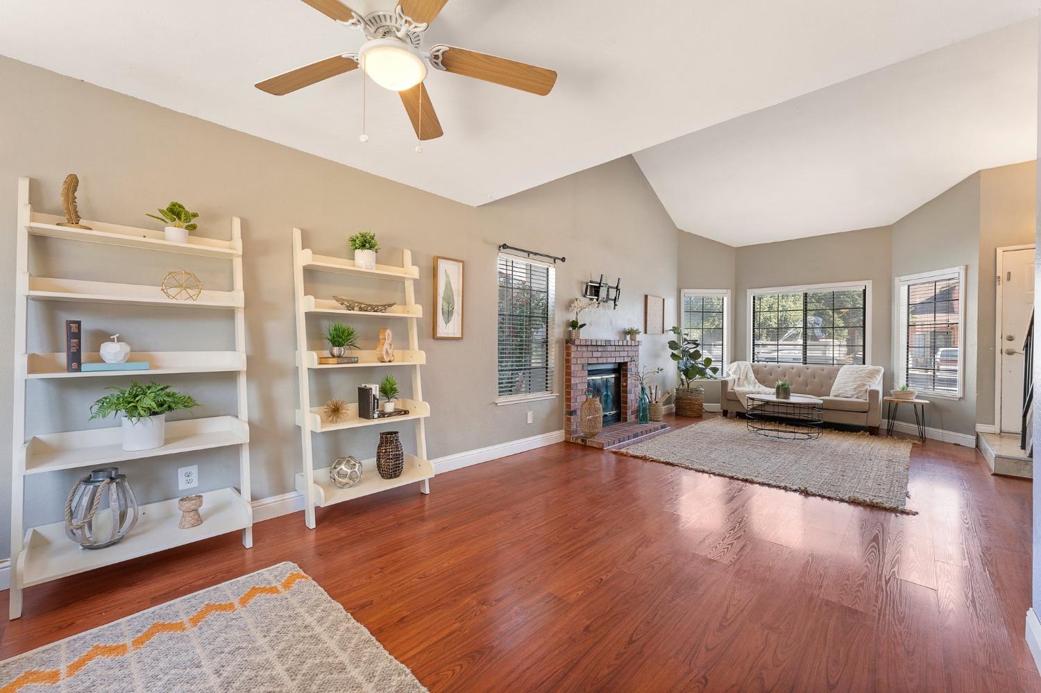 912 Maplegrove Way