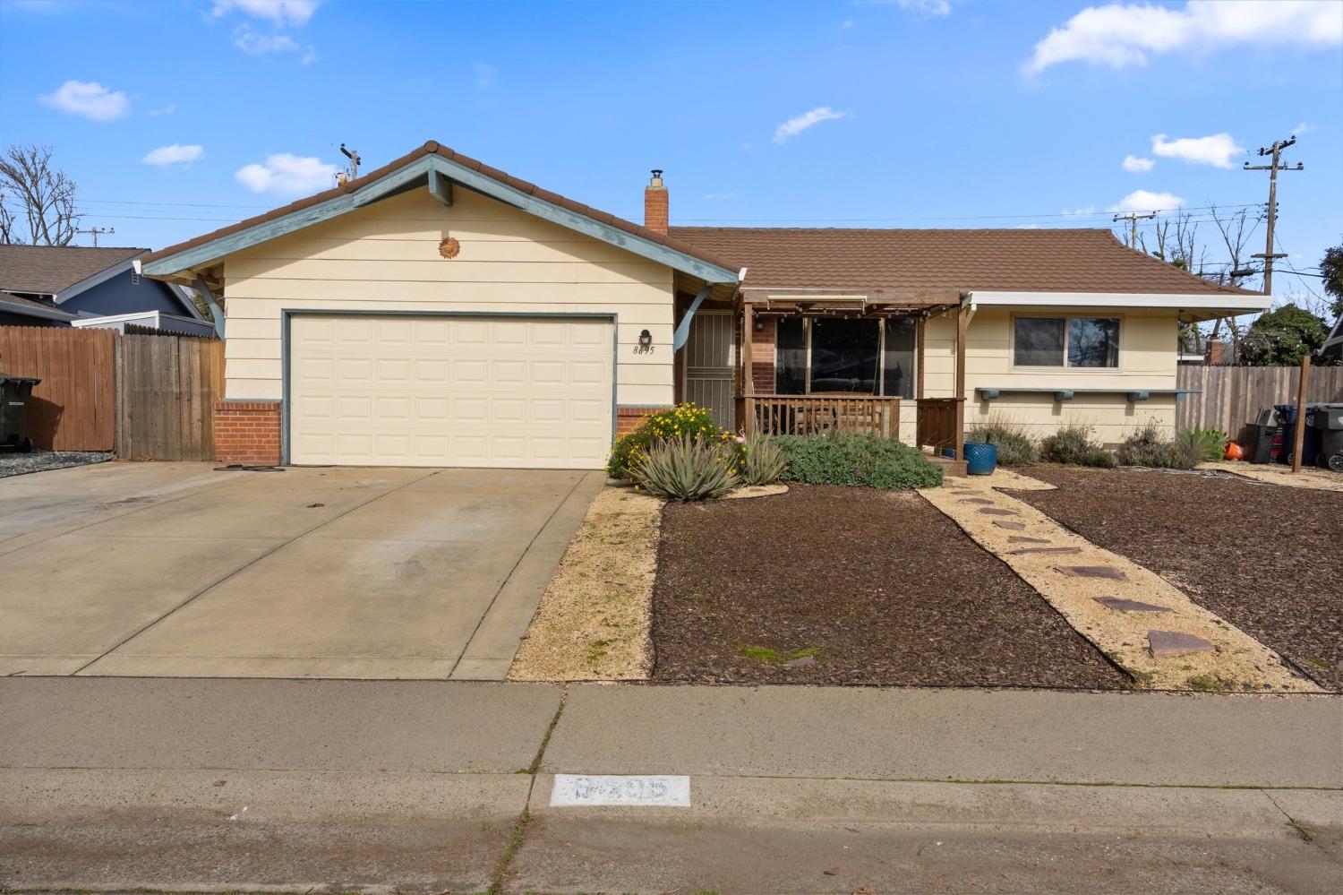 8695 Everglade Drive