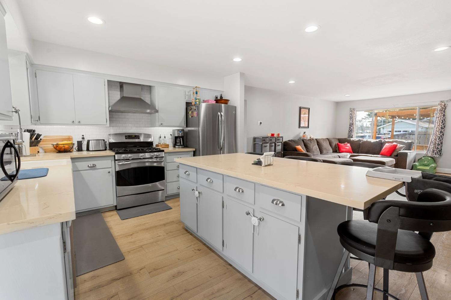 8695 Everglade Drive