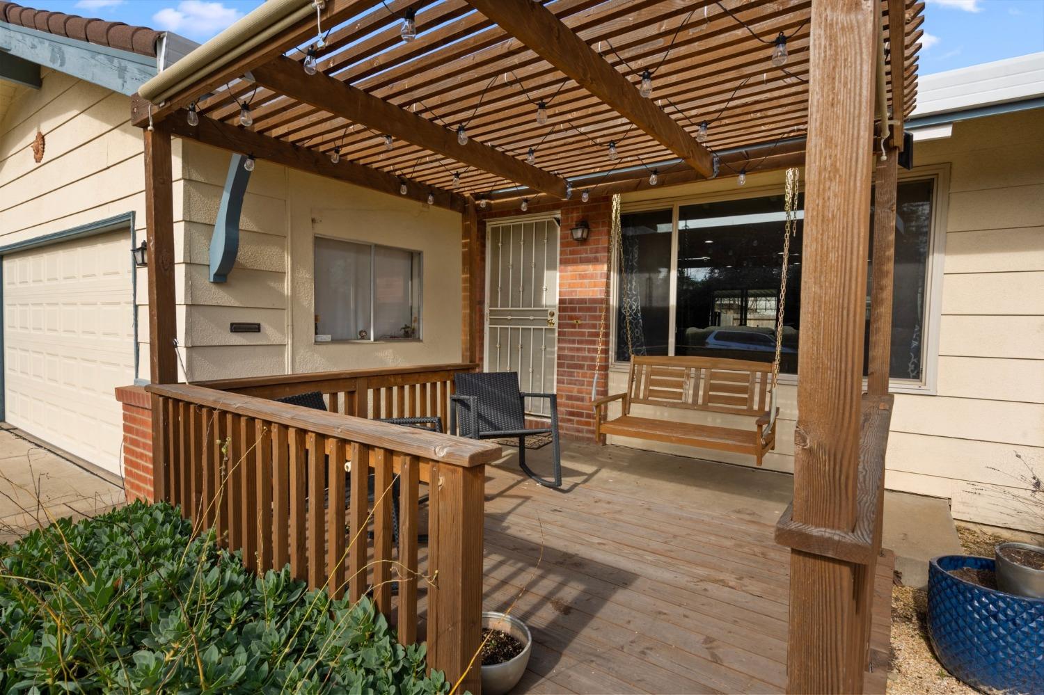 8695 Everglade Drive