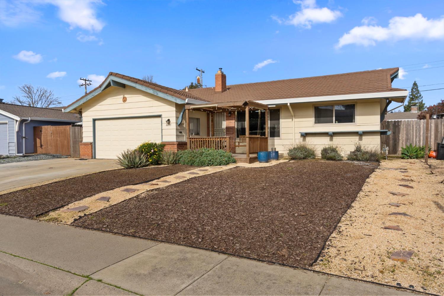 8695 Everglade Drive