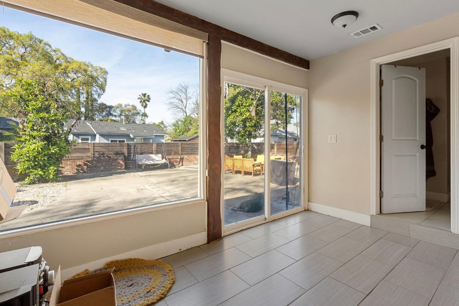 1825 Los Robles Boulevard