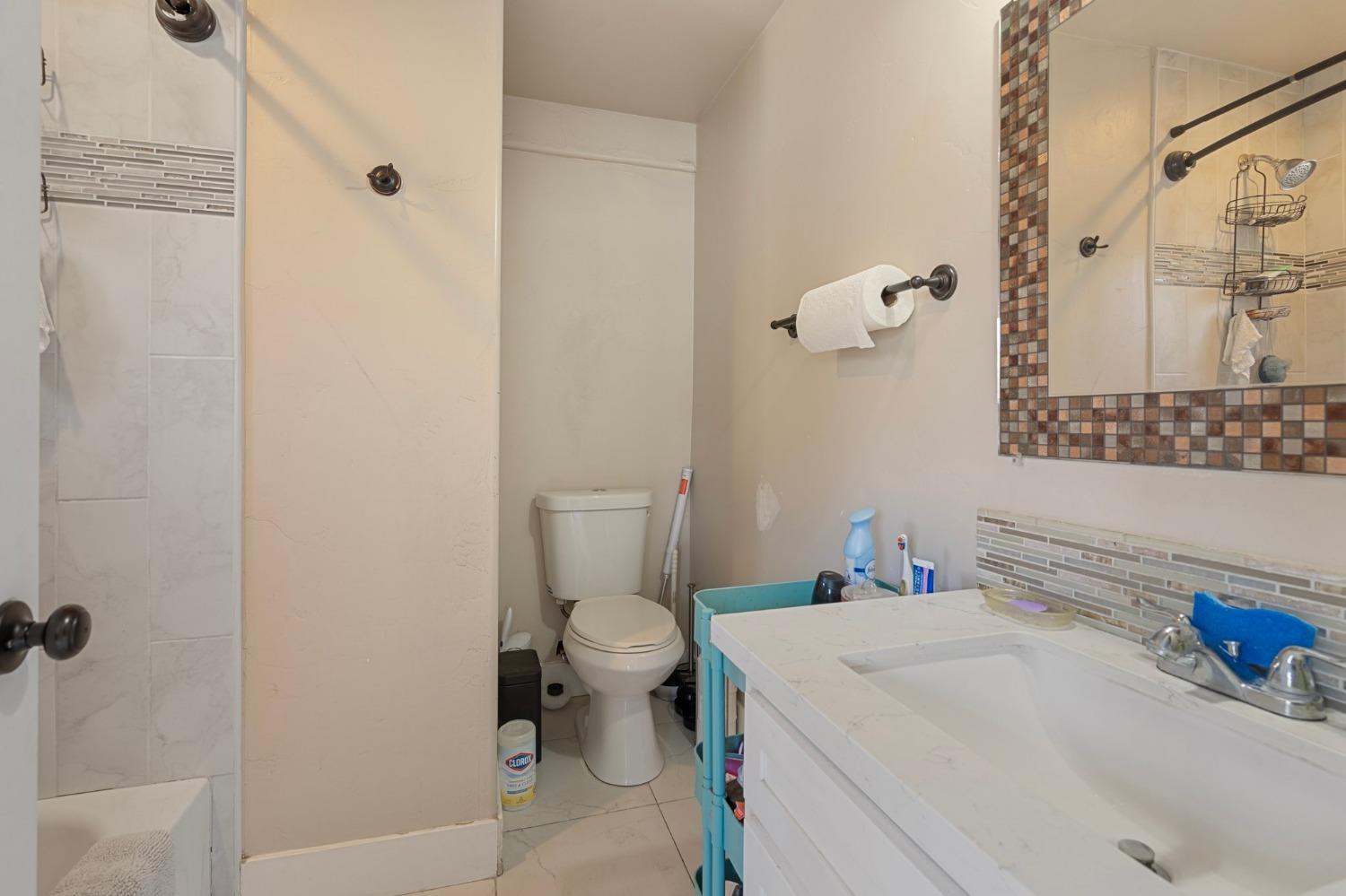 1825 Los Robles Boulevard