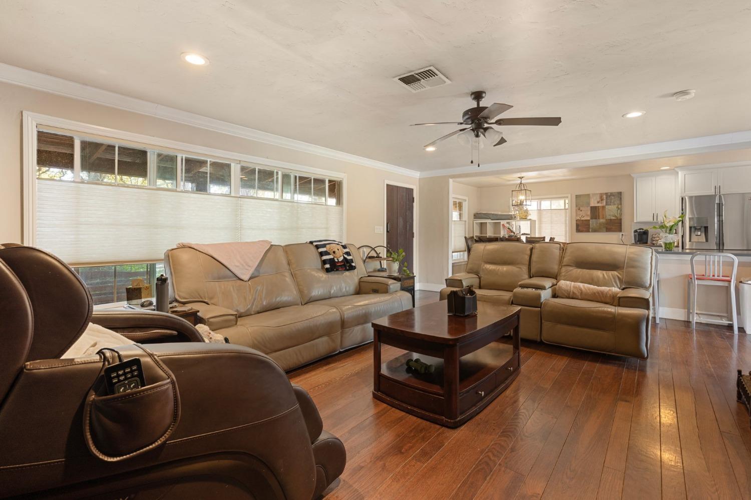 1825 Los Robles Boulevard