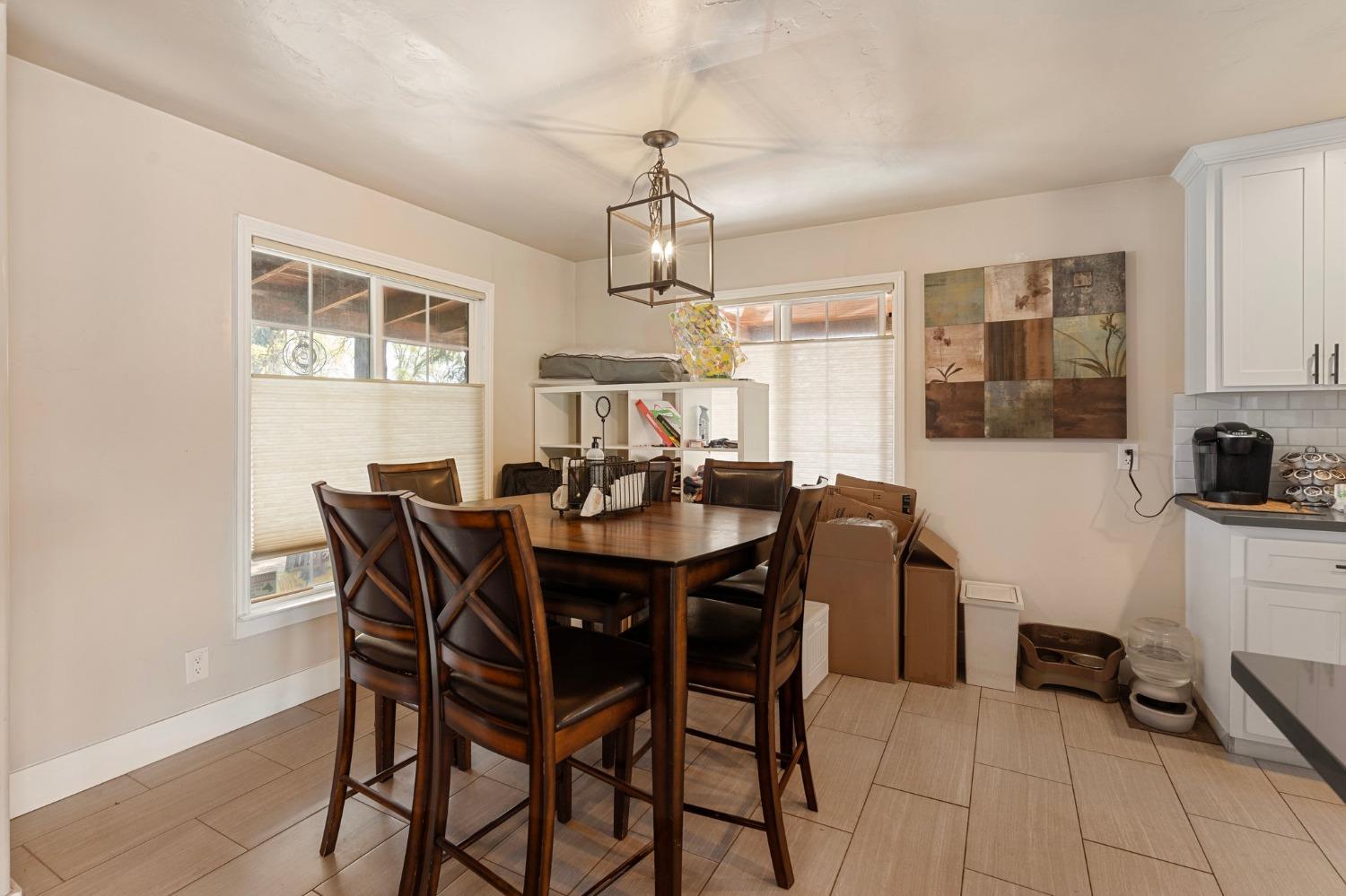 1825 Los Robles Boulevard