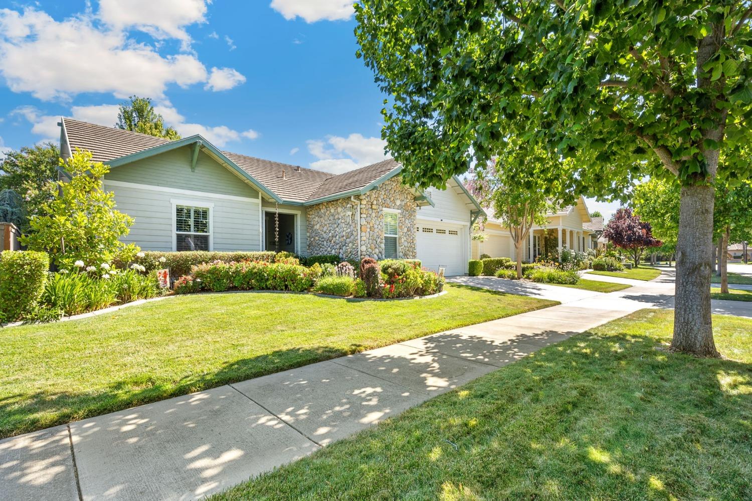 2624 Heritage Park Lane