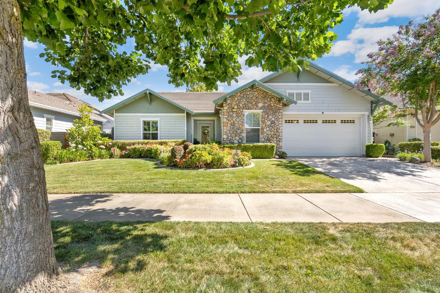 2624 Heritage Park Lane