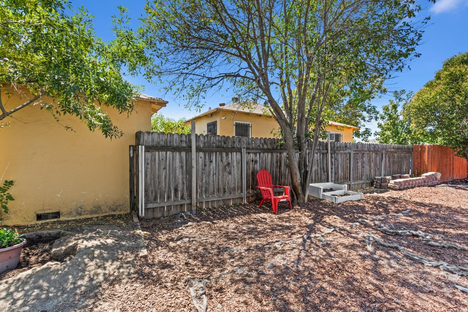 2332 Traction Avenue