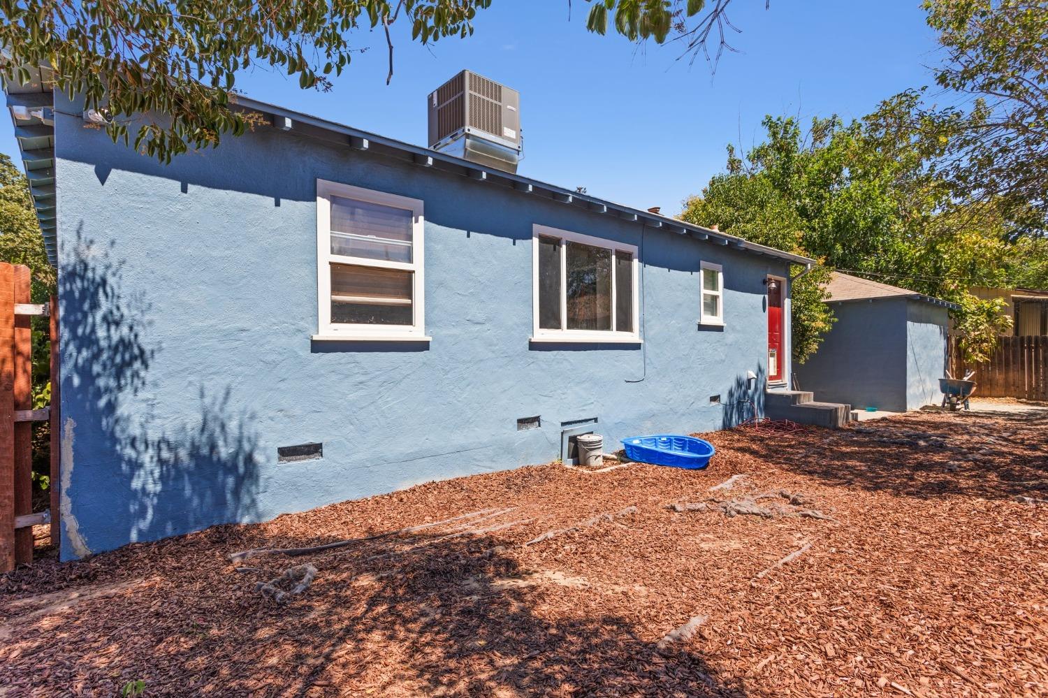 2332 Traction Avenue