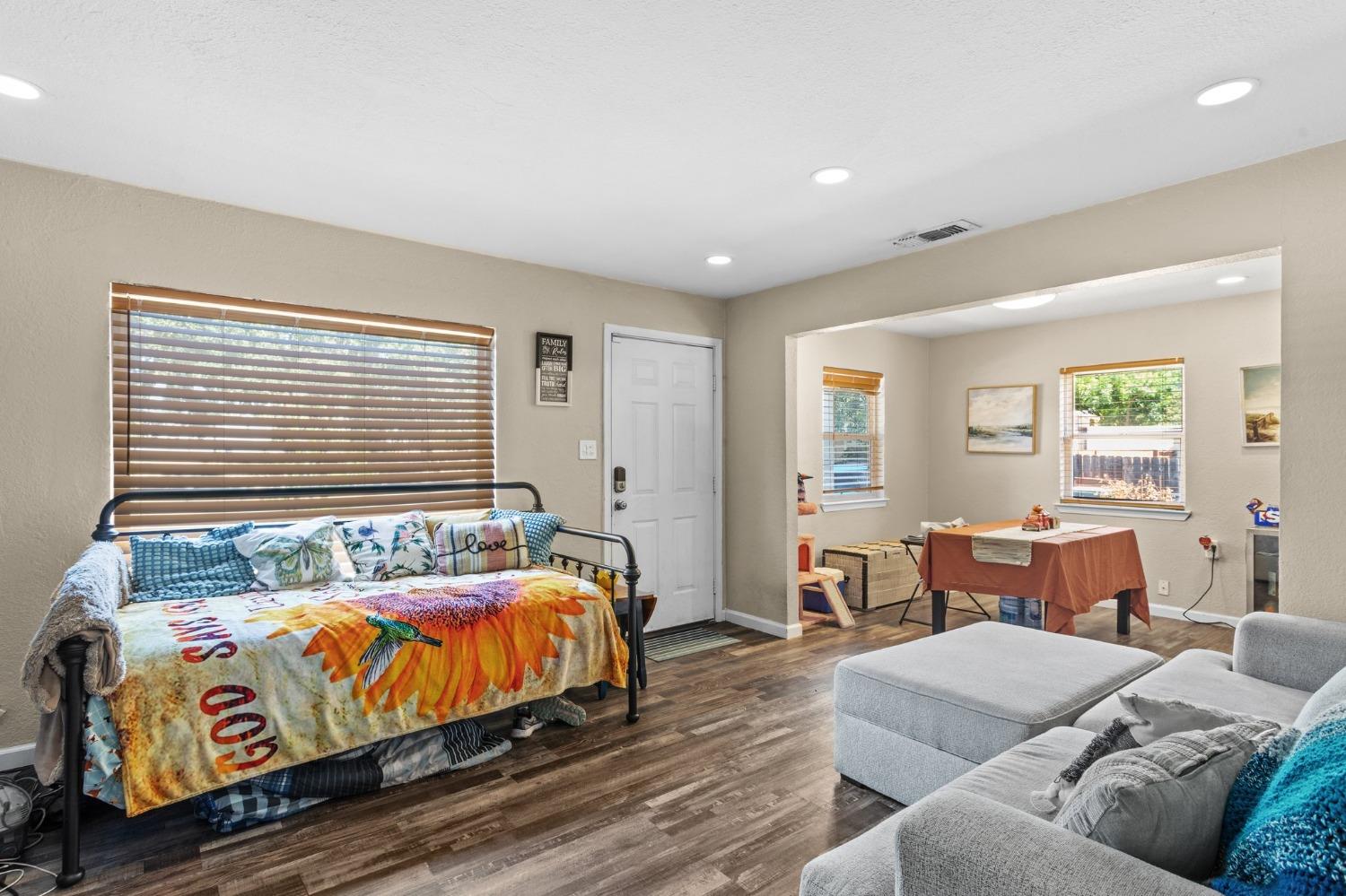 2332 Traction Avenue