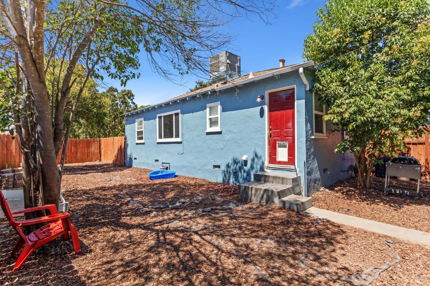 2332 Traction Avenue