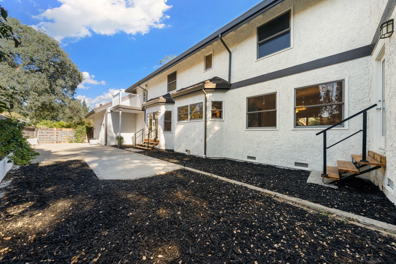 1946 Vista Creek Drive