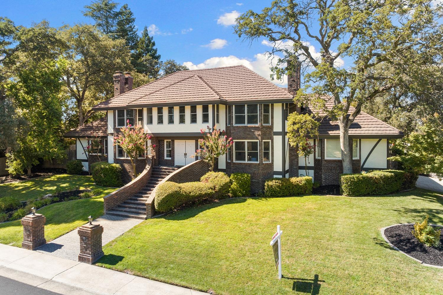 1946 Vista Creek Drive