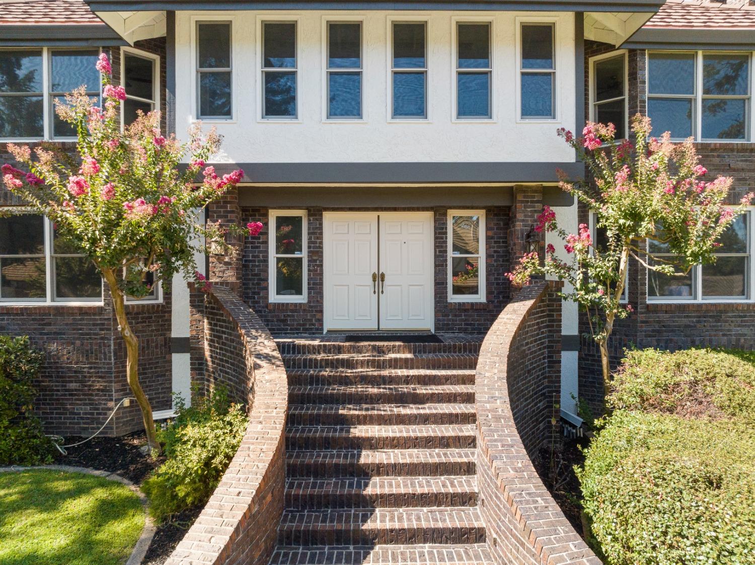 1946 Vista Creek Drive