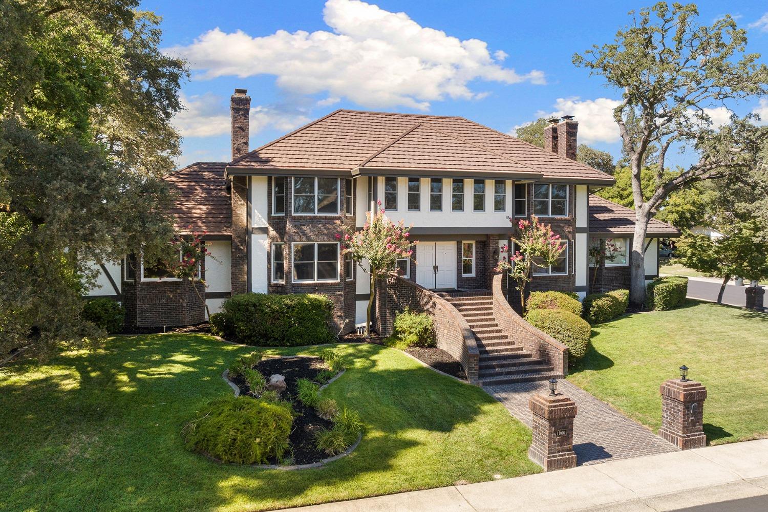 1946 Vista Creek Drive