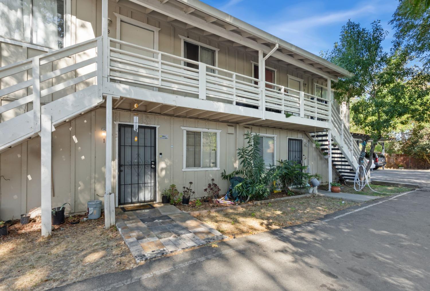 321 W El Camino Avenue