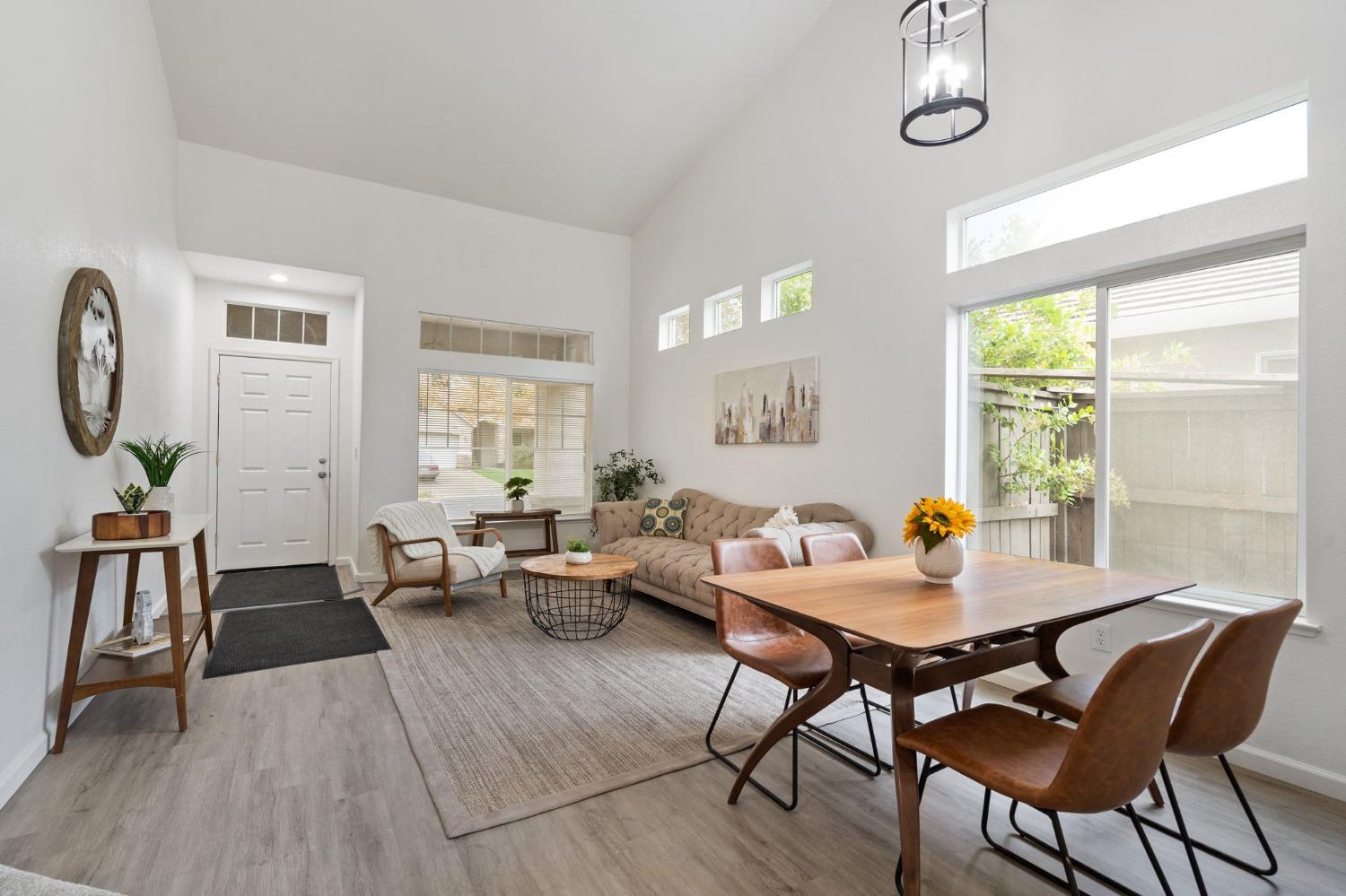 579 Regency Park Circle