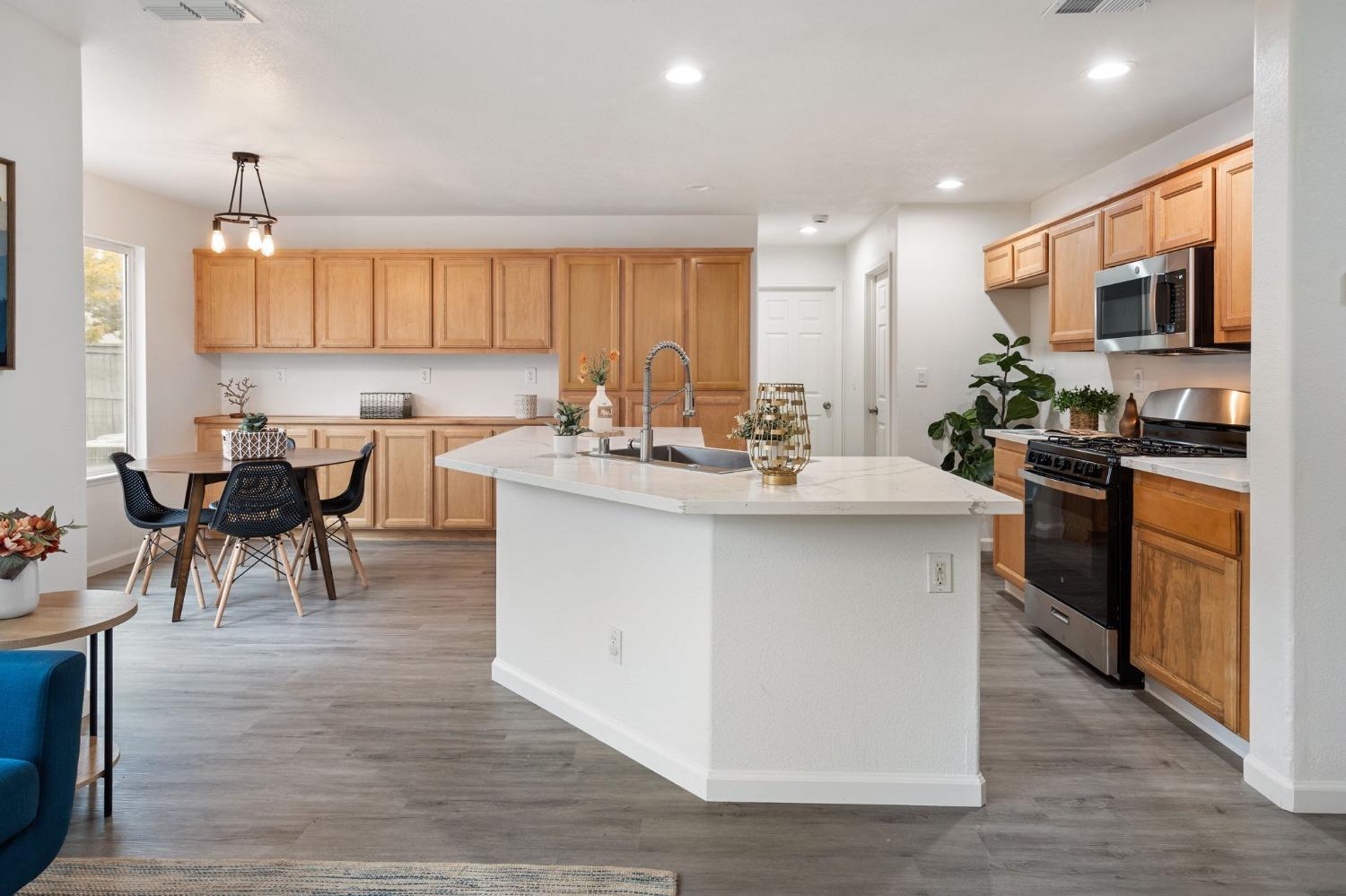 579 Regency Park Circle