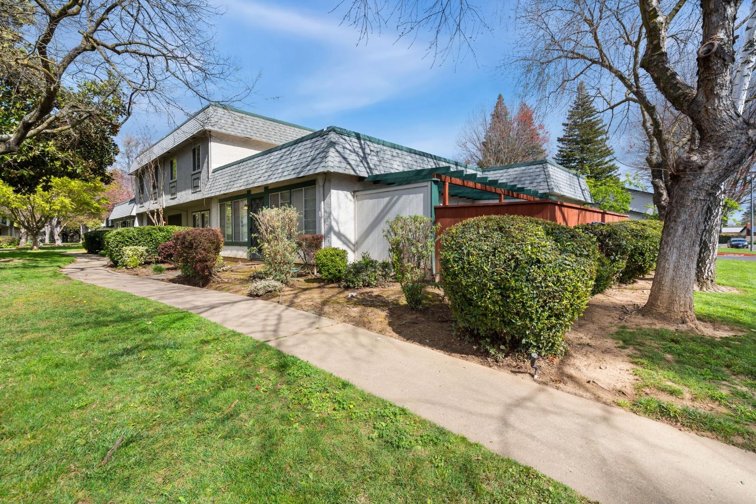 8897 Salmon Falls Drive A