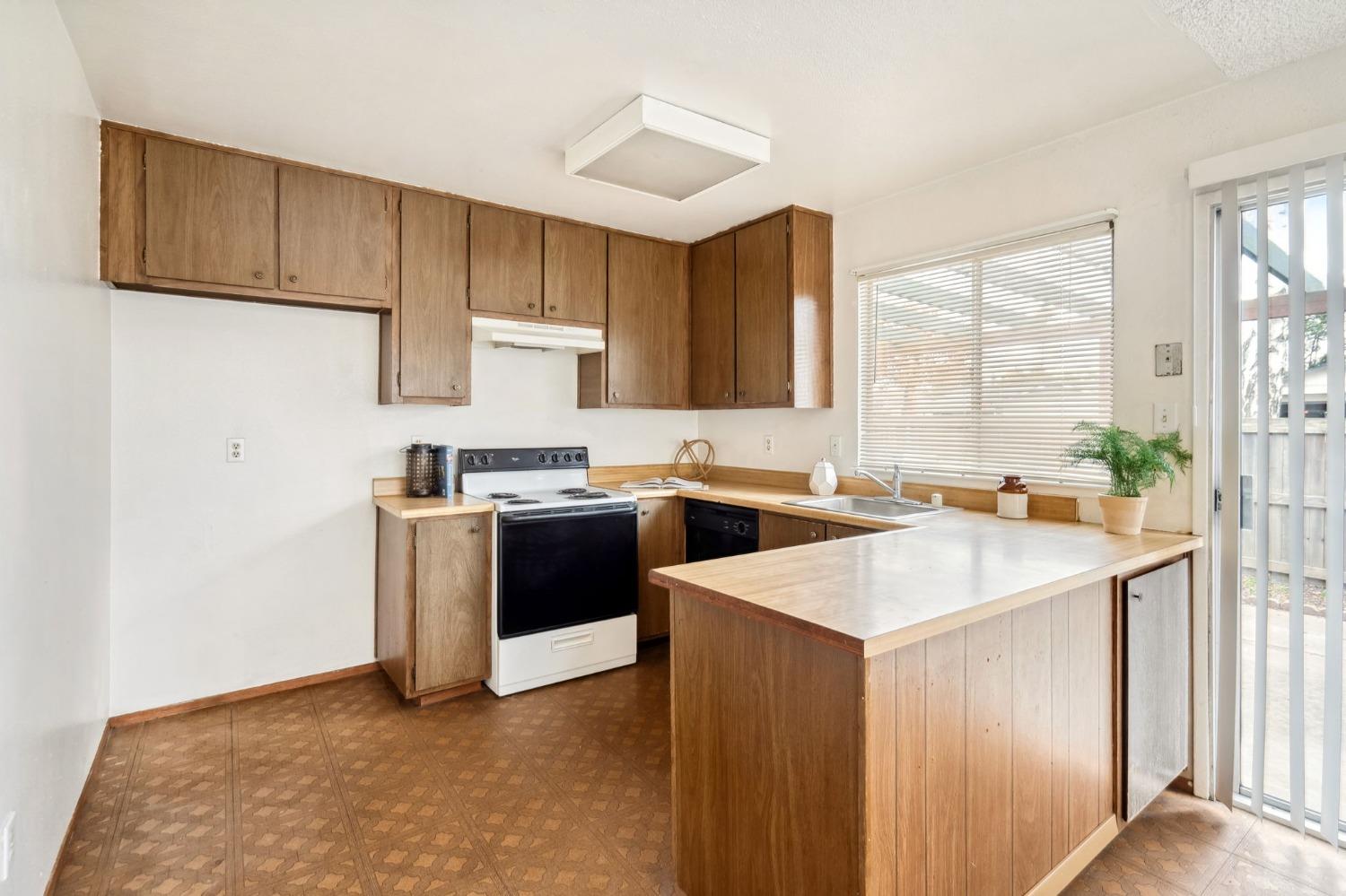 8897 Salmon Falls Drive A