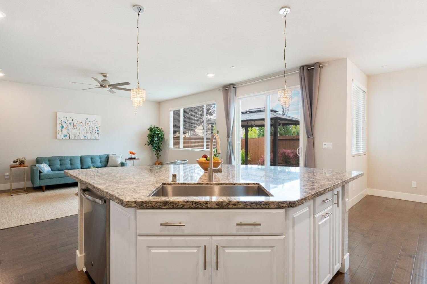 4534 Acacia Ridge Street