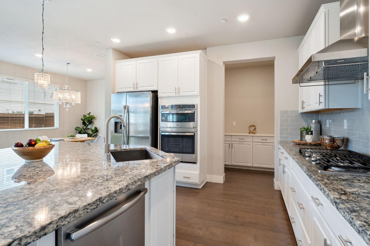 4534 Acacia Ridge Street