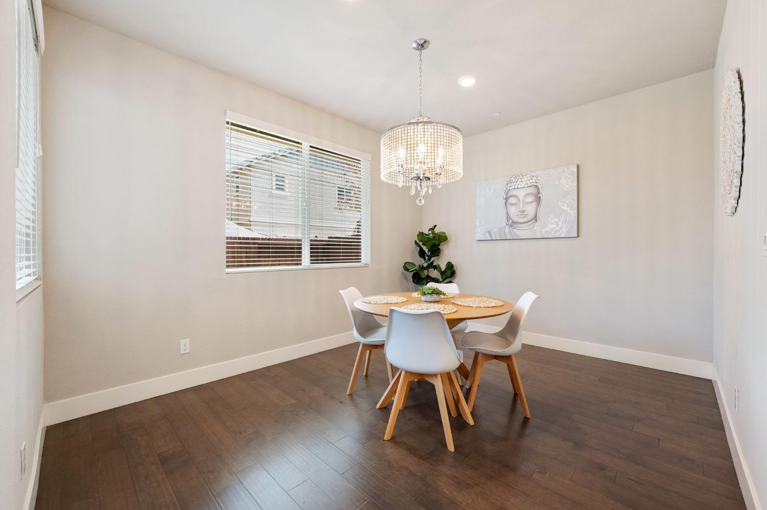 4534 Acacia Ridge Street