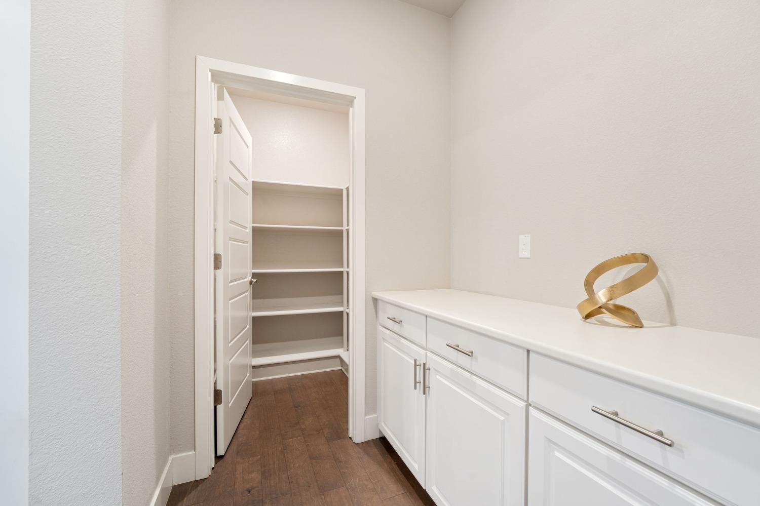 4534 Acacia Ridge Street