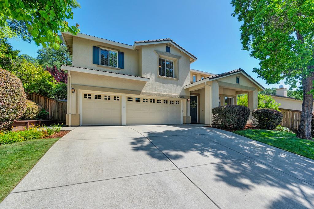 4416 Vivien Way