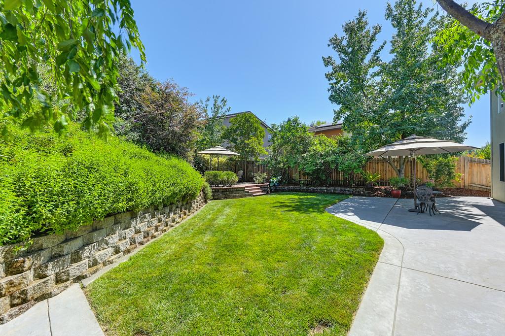 4416 Vivien Way