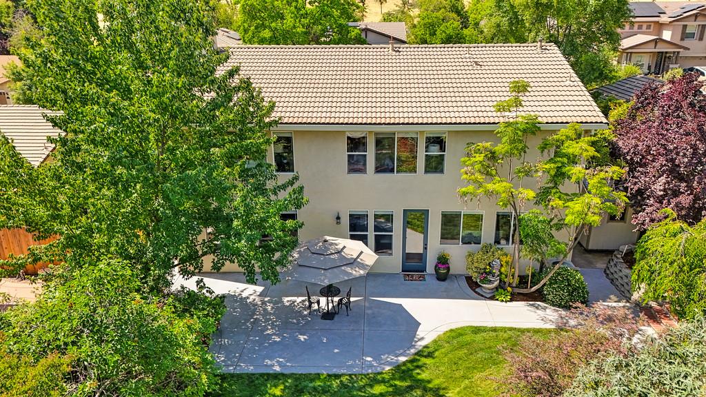 4416 Vivien Way