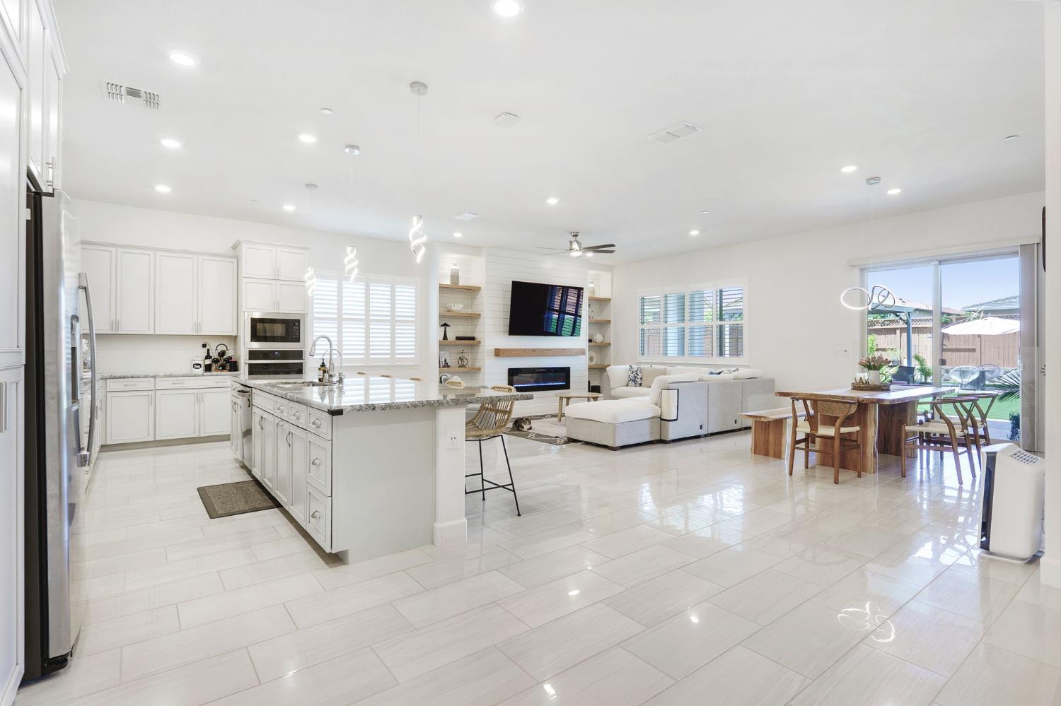 2013 Banks Place