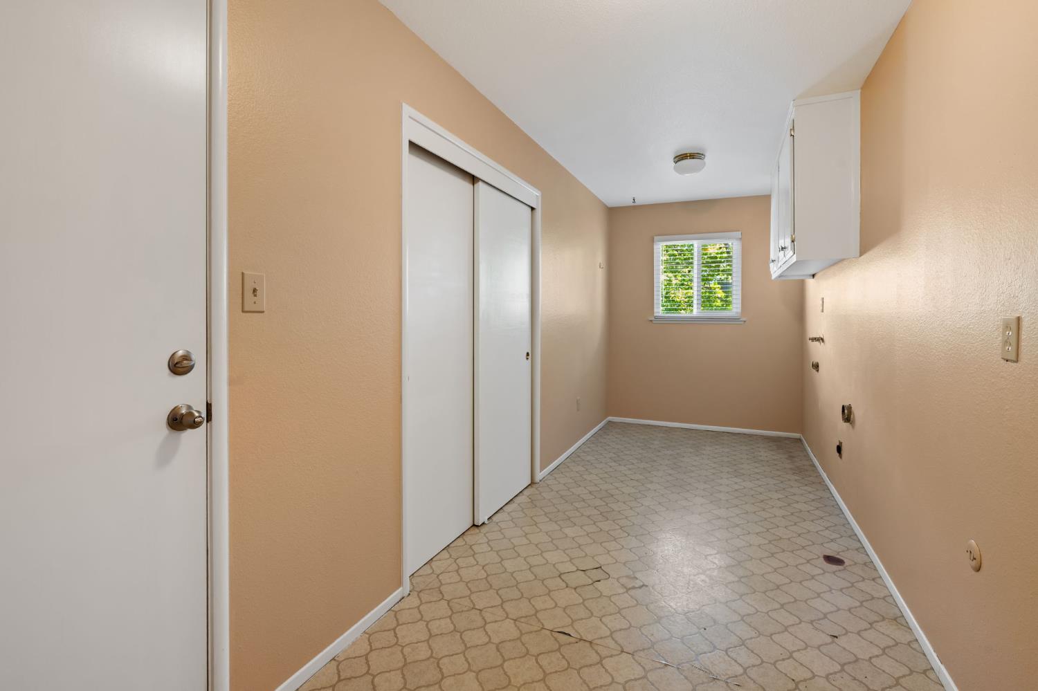 6446 Perrin Way