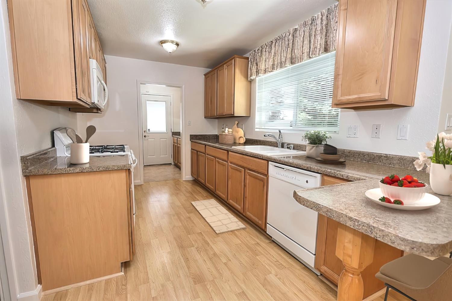 8826 FAIR OAKS Boulevard