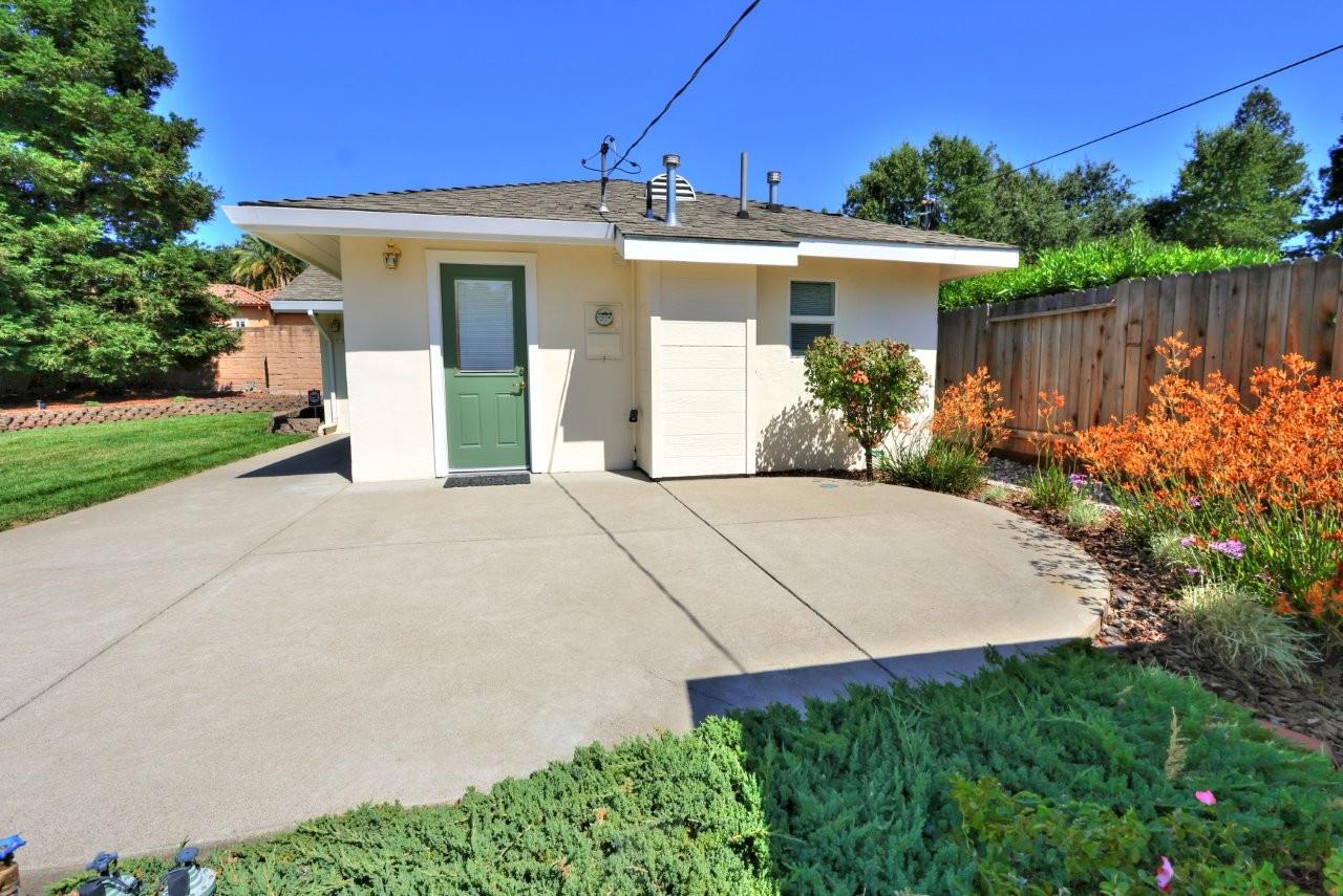 8826 FAIR OAKS Boulevard