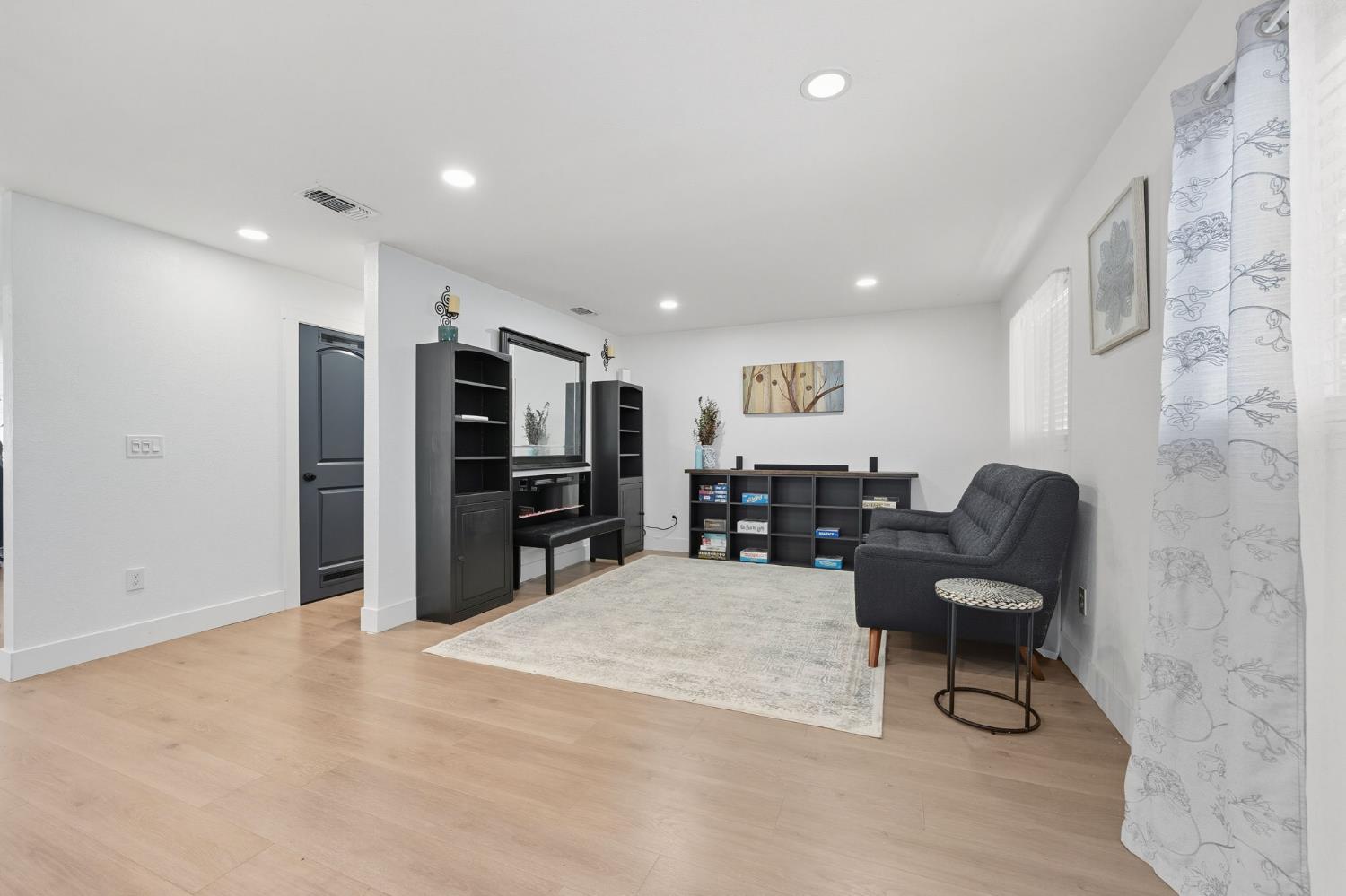 2536 Las Casas Way