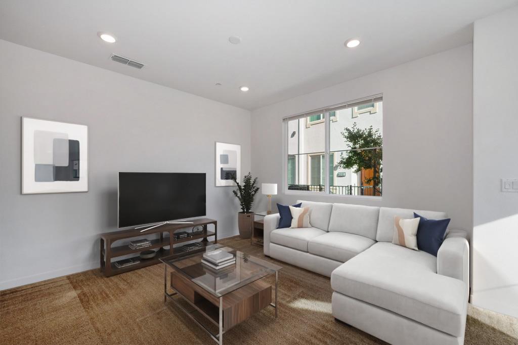 5301 E Commerce Way 42101